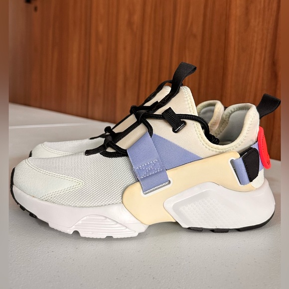 Nike Air Huarache City Low Size 7 - Picture 6 of 15